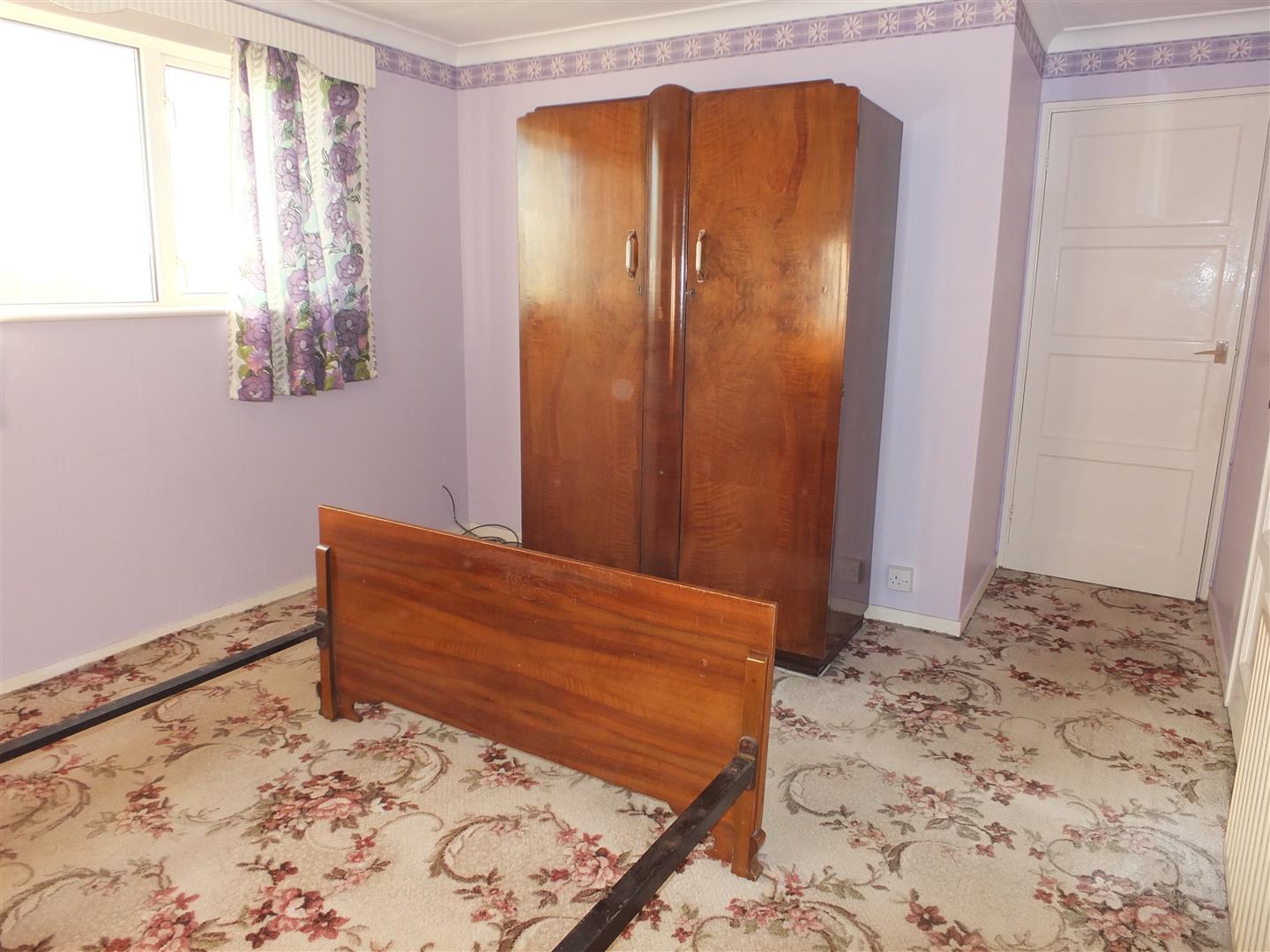 FRONT BEDROOM